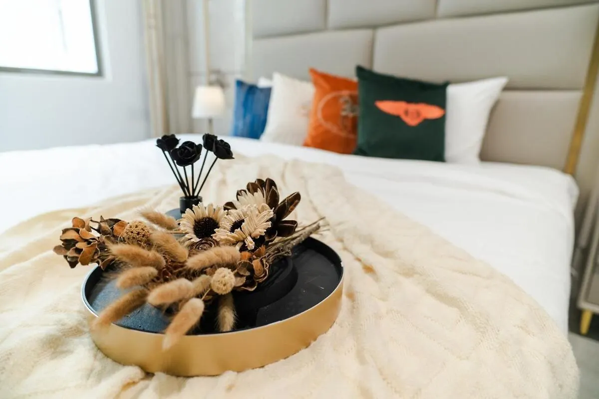 Semesterbostad Georgetown Elegant Golden Jacuzzi Ktv 5Br 16Pax E Villa Malaysia