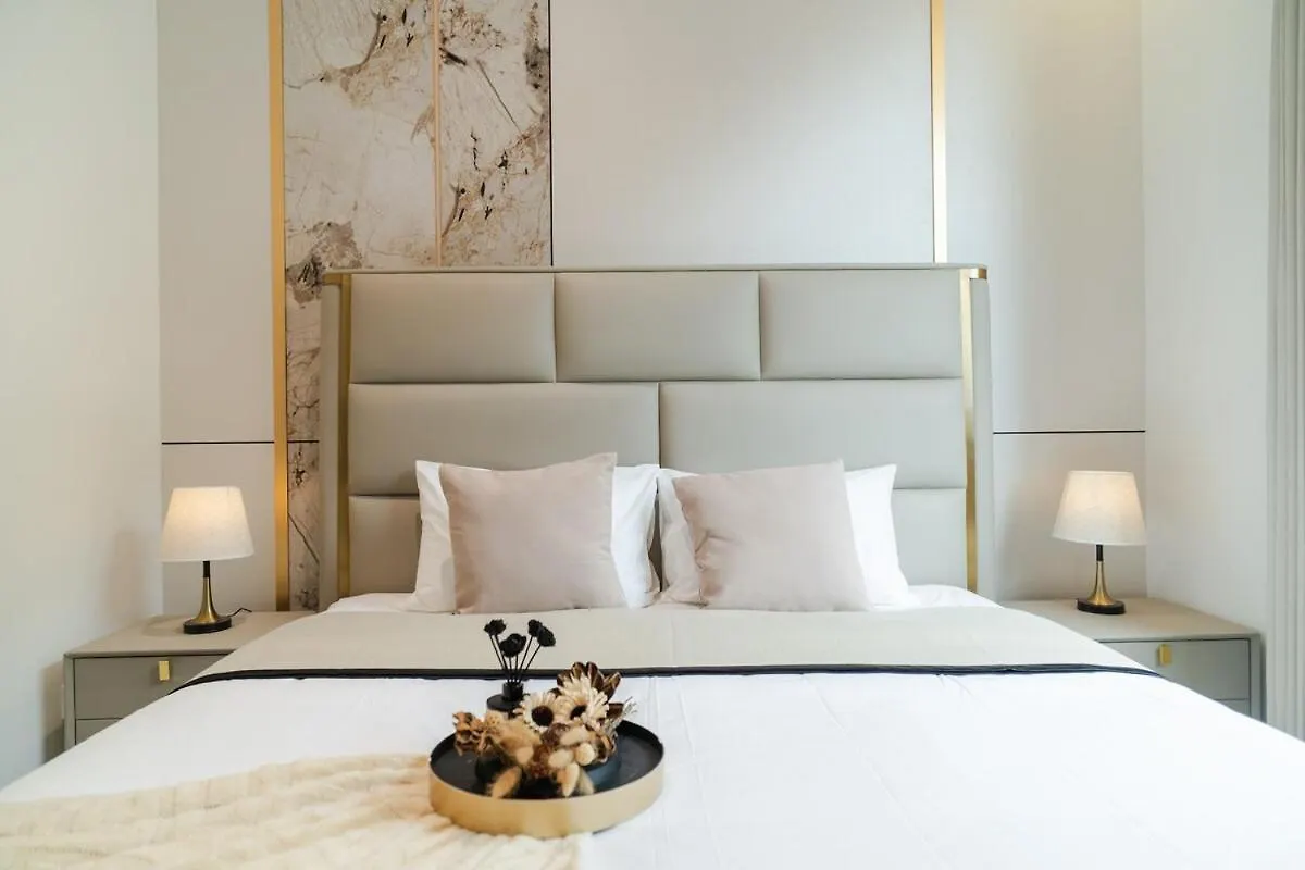 Semesterbostad Georgetown Elegant Golden Jacuzzi Ktv 5Br 16Pax E Villa Malaysia