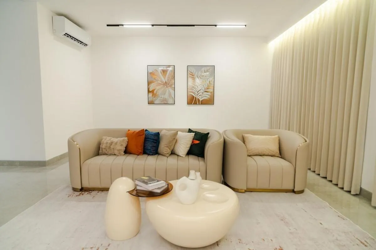 Georgetown Elegant Golden Jacuzzi Ktv 5Br 16Pax E Villa